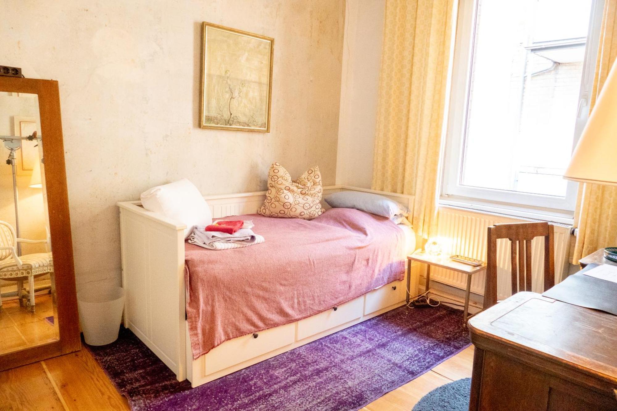 Zimmer In Kuenstlerwohnung Stuttgart Kültér fotó